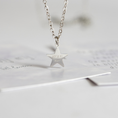 Load image into Gallery viewer, Dicht bij mij ketting met sterretje & gedichtje Zilver | Lief Leven