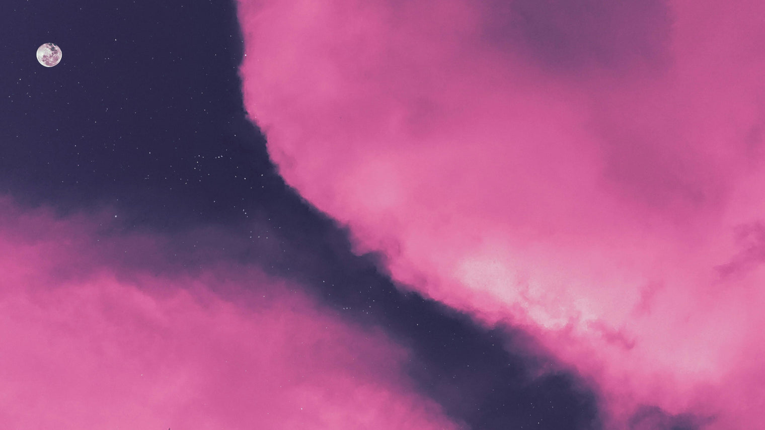 vollemaan met roze wolken, dit is symbool voor de vollemaan in maagd.