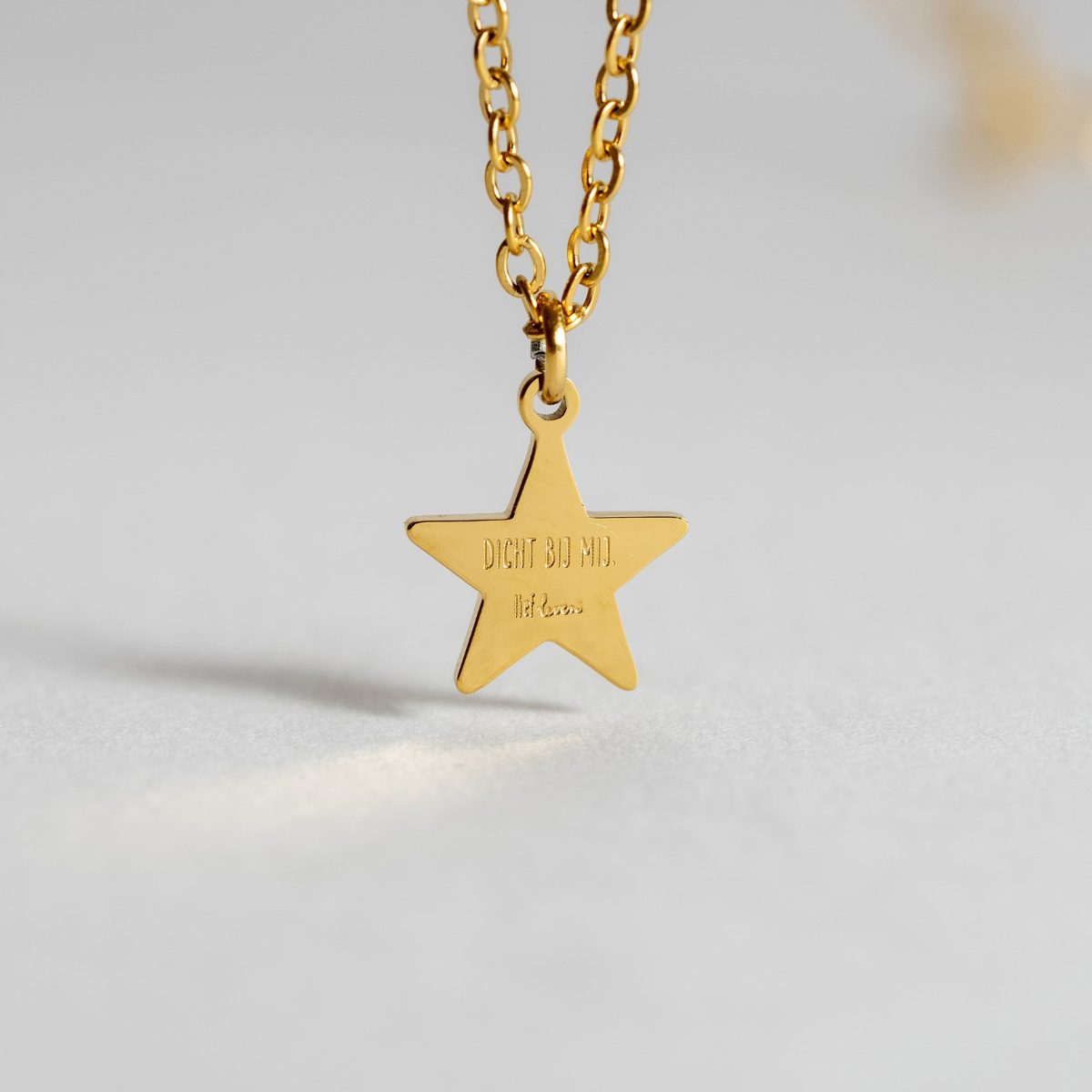 Dicht bij mij ketting met sterretje & gedichtje Goud | Lief Leven