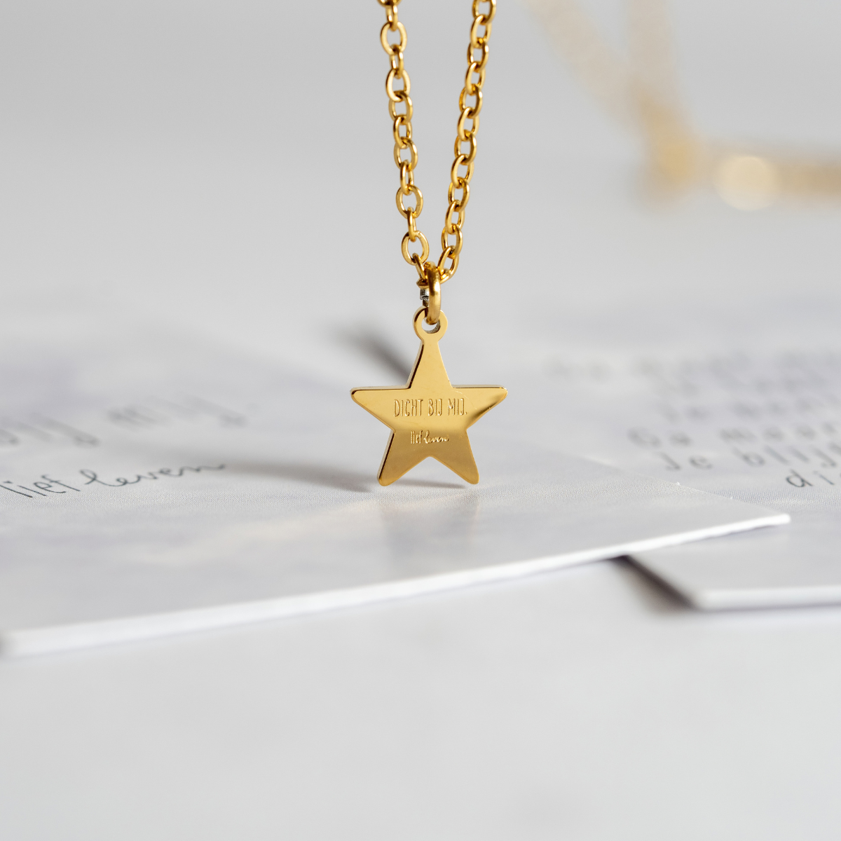 Dicht bij mij ketting met sterretje & gedichtje Goud | Lief Leven