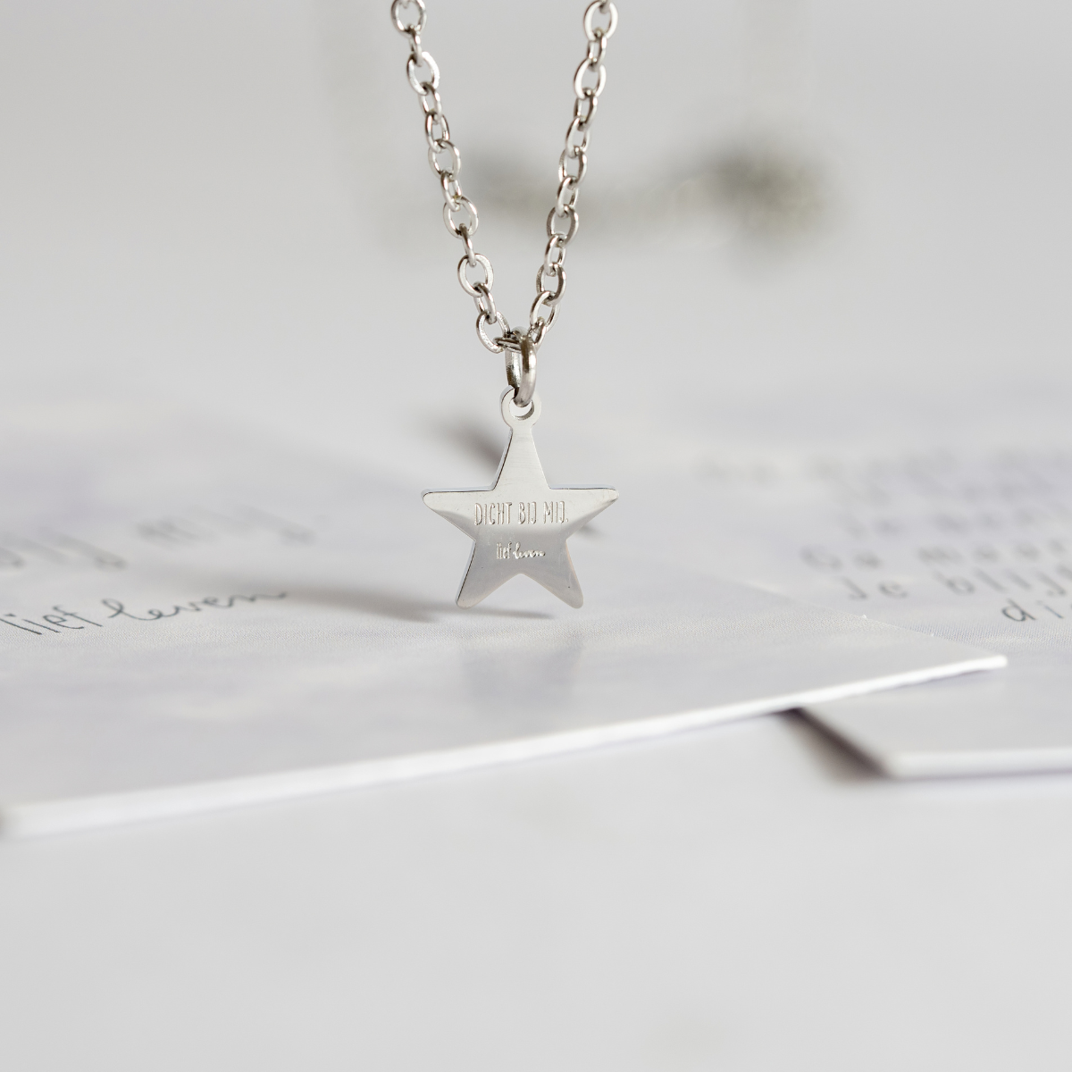 Dicht bij mij ketting met sterretje & gedichtje Zilver | Lief Leven