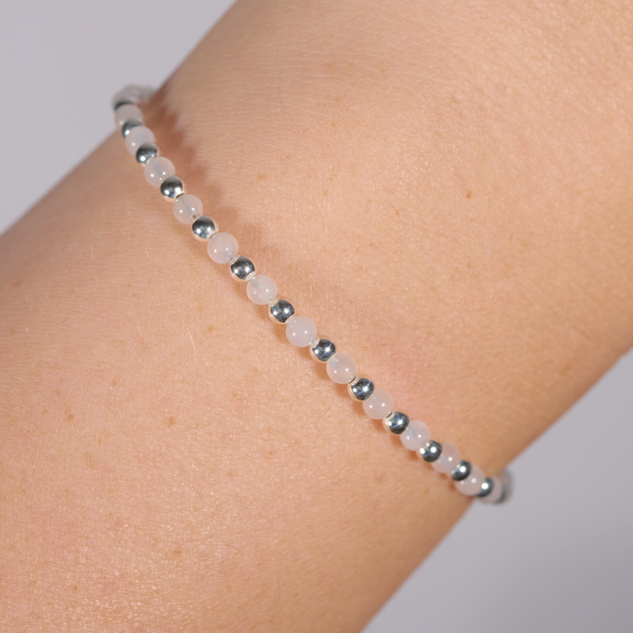 Sterling zilveren kralen armbandje • Maansteen