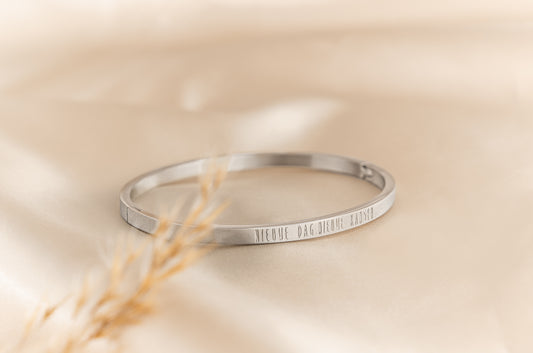 Stalen armband zilver – Nieuwe dag. Nieuwe kansen.