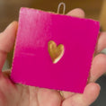 Load and play video in Gallery viewer, Limited Edition Valentijn 2025: Liefde op een Tegeltje - Felroze
